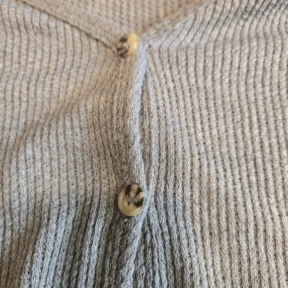 Mudd Lightweight‎ Knotted Shirt - Picture 3 of 7